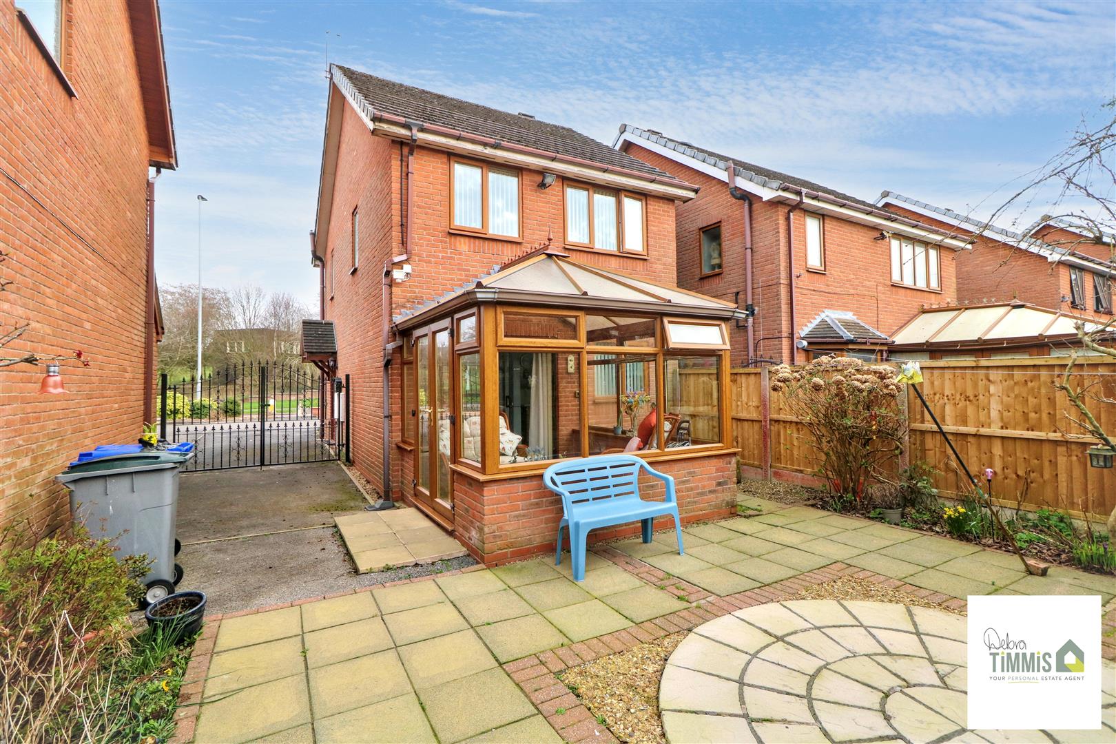 3 bed property in Leek Road, Stoke-On-Trent